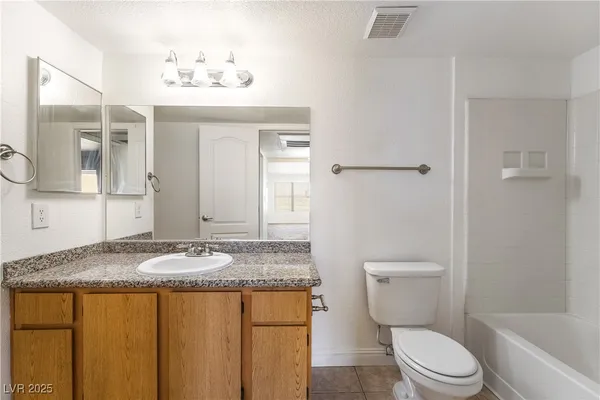 $1,595 | 5055 West Hacienda Avenue, Unit 2127, Las Vegas, NV 89118