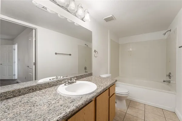 $1,595 | 5055 West Hacienda Avenue, Unit 2127, Las Vegas, NV 89118
