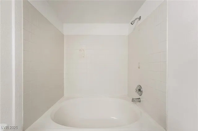 $1,595 | 5055 West Hacienda Avenue, Unit 2127, Las Vegas, NV 89118