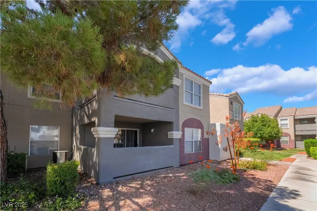 $1,595 | 5055 West Hacienda Avenue, Unit 2127, Las Vegas, NV 89118