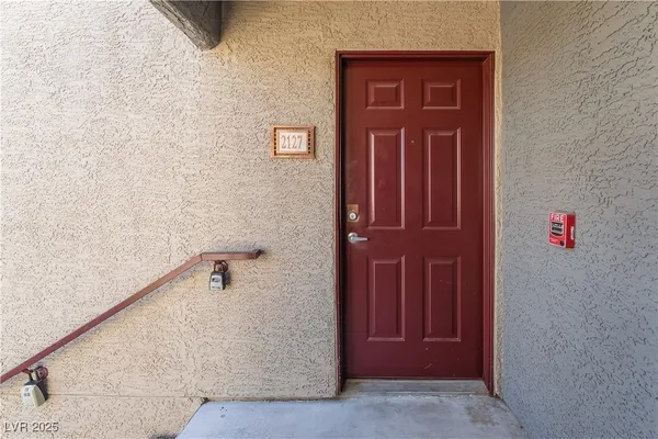 $1,595 | 5055 West Hacienda Avenue, Unit 2127, Las Vegas, NV 89118