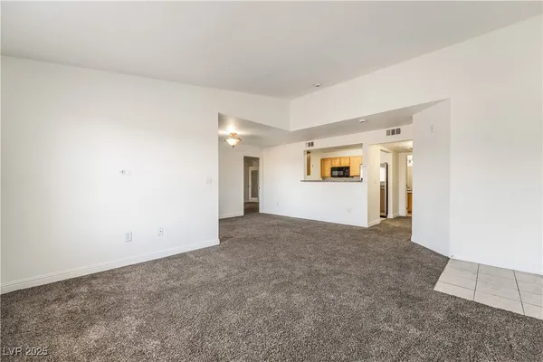 $1,595 | 5055 West Hacienda Avenue, Unit 2127, Las Vegas, NV 89118