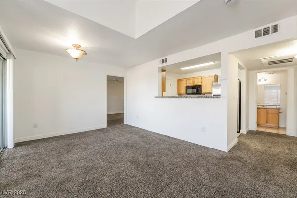 $1,595 | 5055 West Hacienda Avenue, Unit 2127, Las Vegas, NV 89118