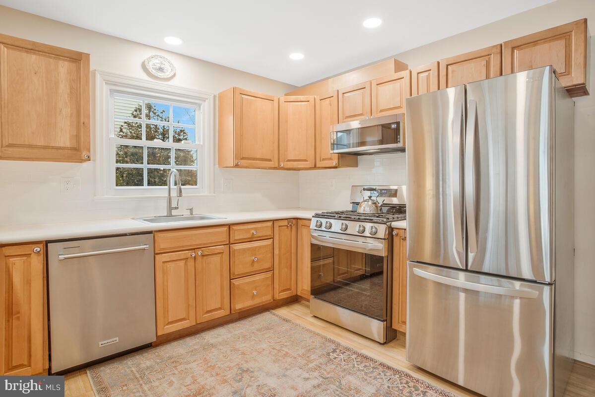 Updated Kitchen with new appliances