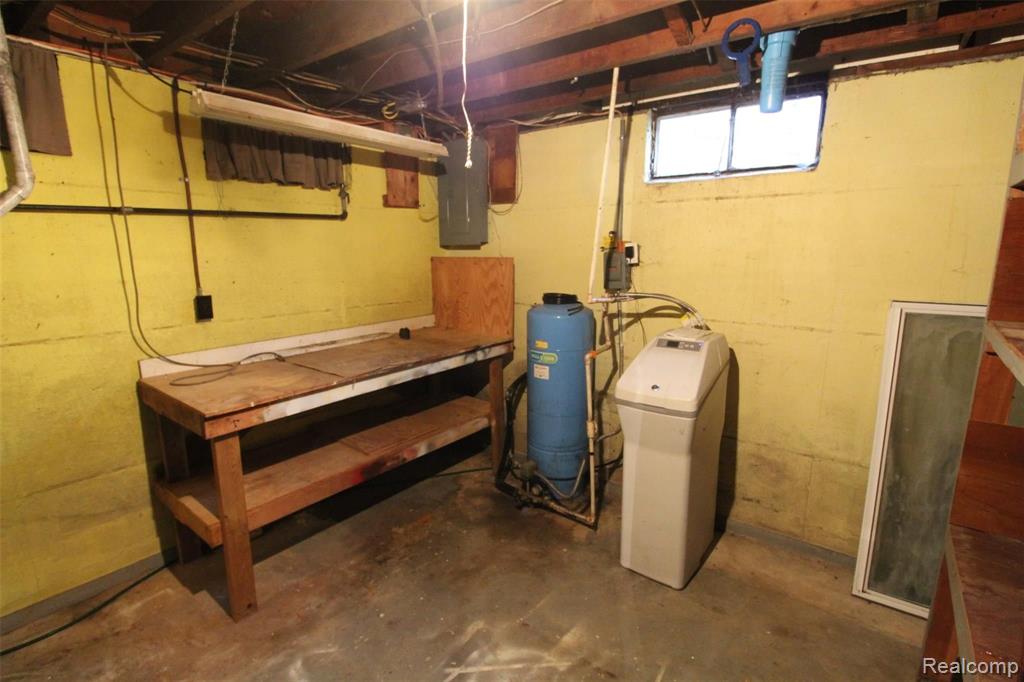 311 Davis Lake Road Lapeer, MI 48446 - Photo 26 of 38