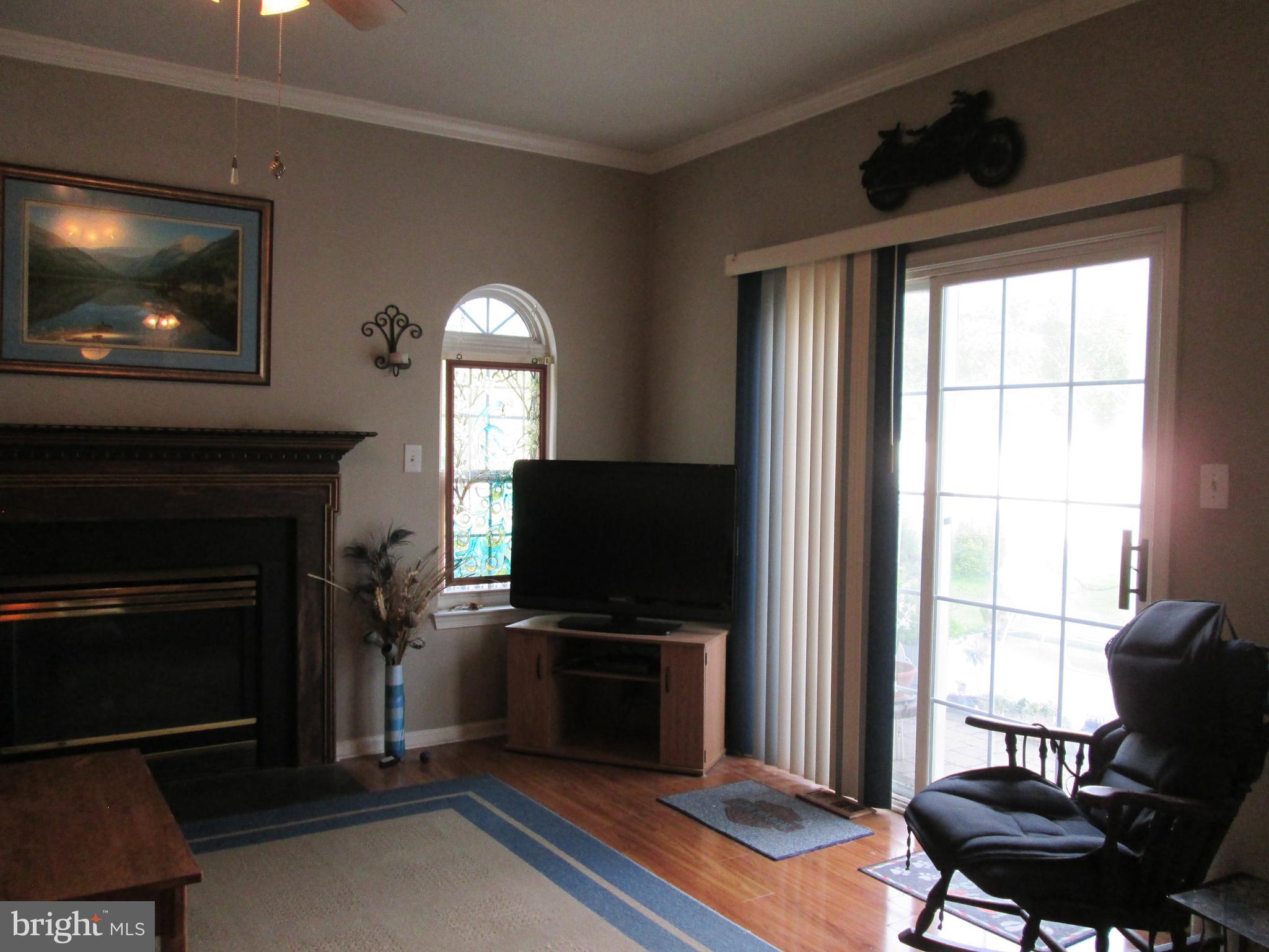 412 Colts Run Road Williamstown, NJ 08094 - Photo 12 of 45 Family Room