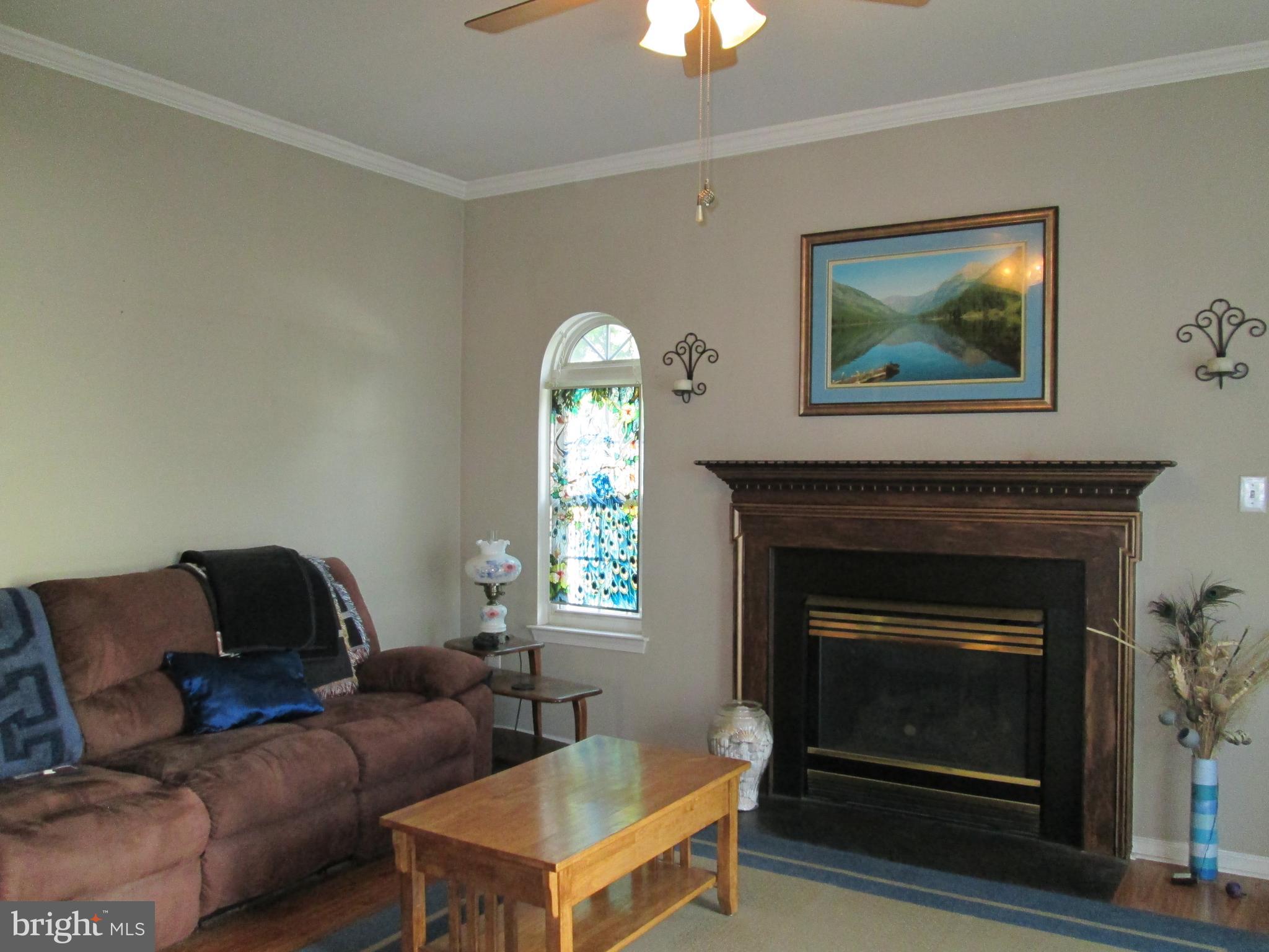 412 Colts Run Road Williamstown, NJ 08094 - Photo 13 of 45 Family Room