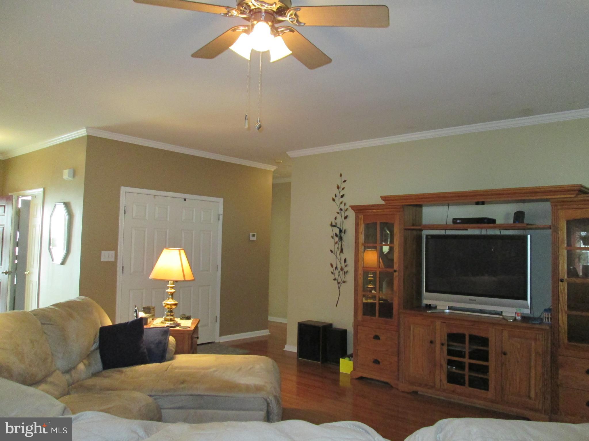 412 Colts Run Road Williamstown, NJ 08094 - Photo 3 of 45 Living Room