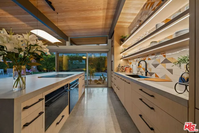 $16,000 | 207 North Debby Drive, Palm Springs, CA 92262