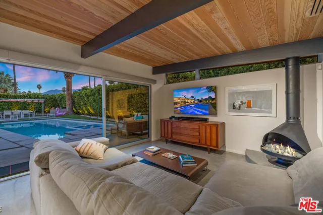 $16,000 | 207 North Debby Drive, Palm Springs, CA 92262