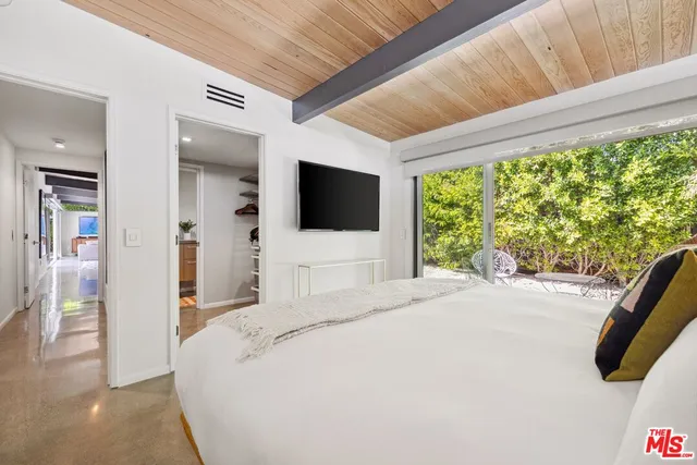 $16,000 | 207 North Debby Drive, Palm Springs, CA 92262