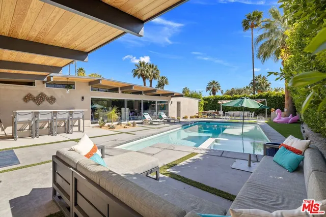 $16,000 | 207 North Debby Drive, Palm Springs, CA 92262