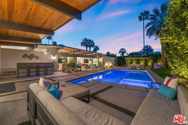 $16,000 | 207 North Debby Drive, Palm Springs, CA 92262