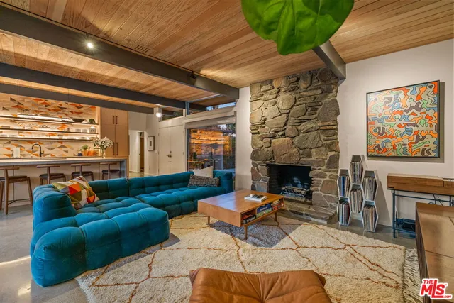 $16,000 | 207 North Debby Drive, Palm Springs, CA 92262