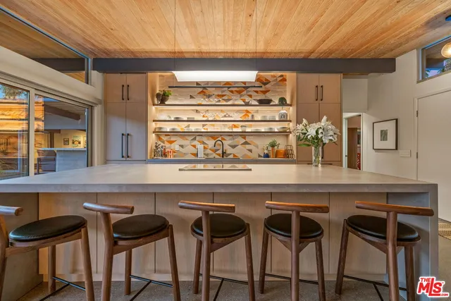 $16,000 | 207 North Debby Drive, Palm Springs, CA 92262