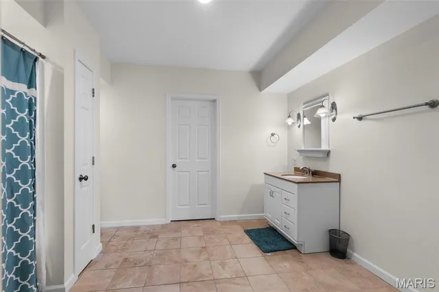 $750,000 | 406 Hidden Meadows Drive, Jackson, MO 63755