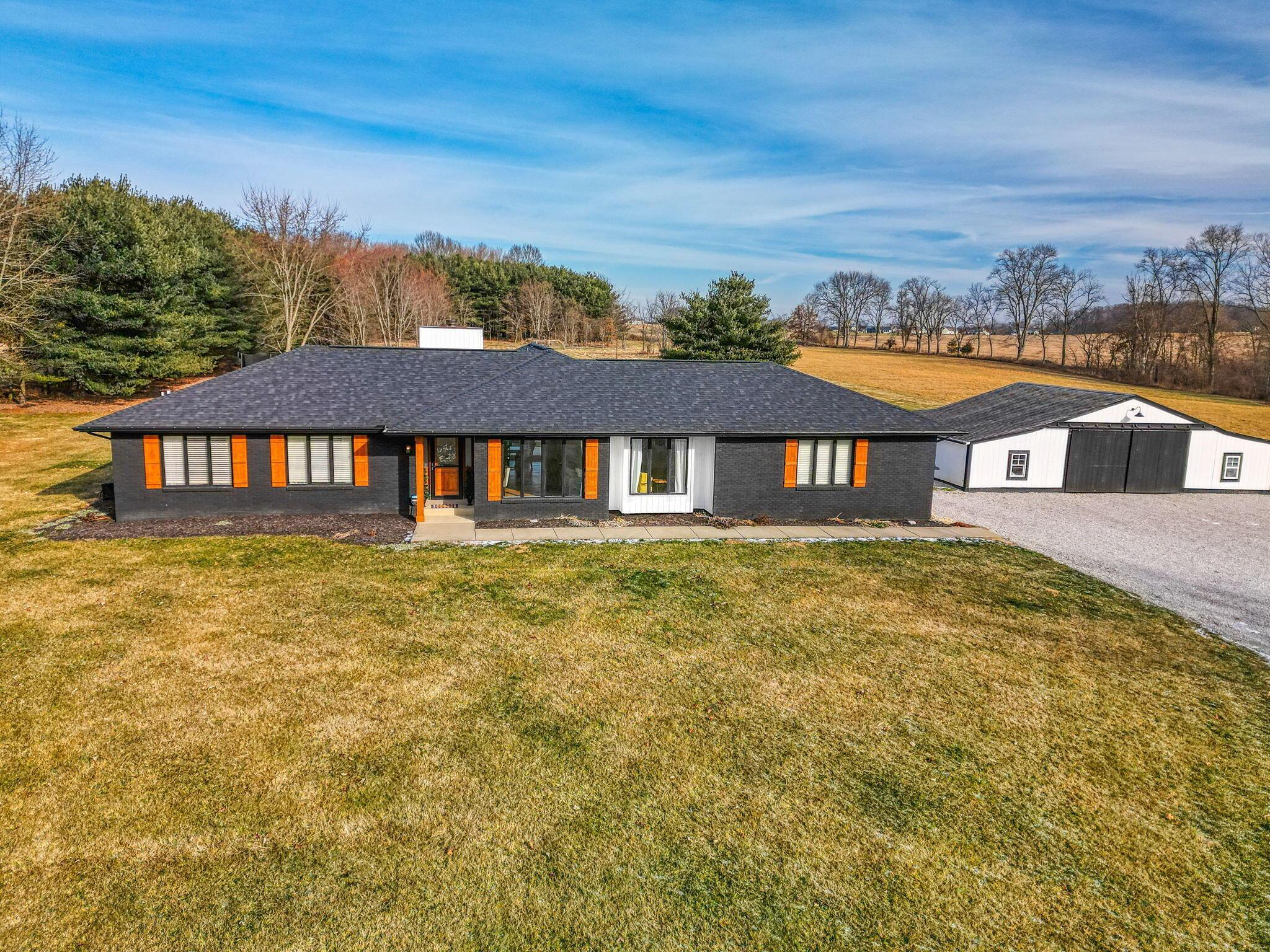 1556 Carroll Eastern Road Northwest Lancaster, OH 43130 - Photo 6 of 69 1556 Carroll-Eastern Rd NW (28)