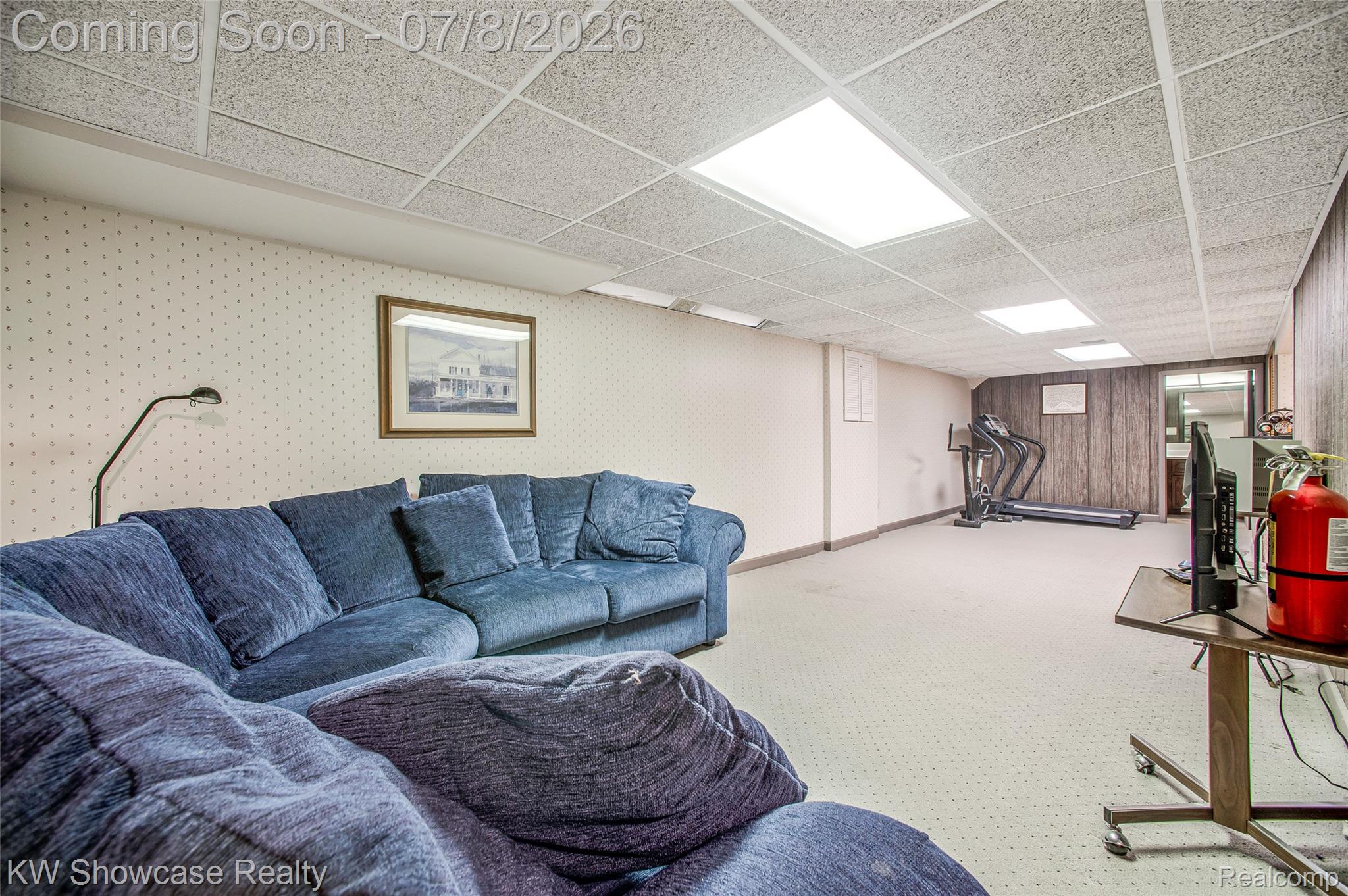 16720 Wayne Road Livonia, MI 48154 - Photo 26 of 29 Spacious finished room featuring textured ceiling tiles, recessed lighting, and light-toned carpeting