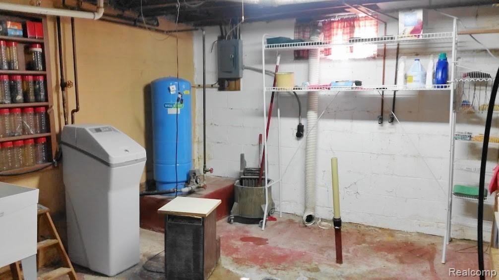 3316 Fenton Road Flint, MI 48507 - Photo 22 of 24 Basement -water softner.jpg