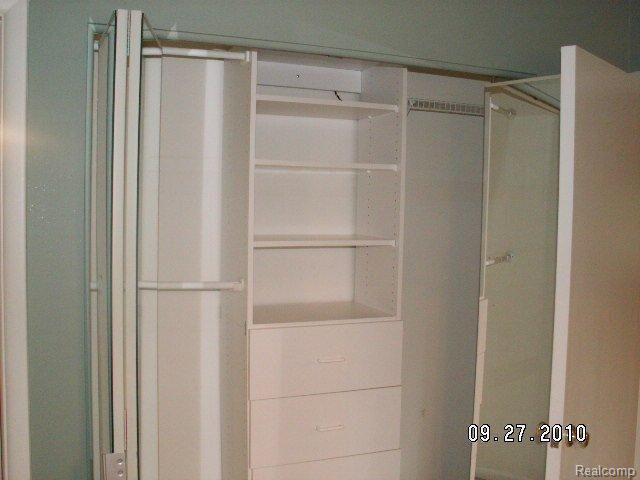 MASTER CLOSET