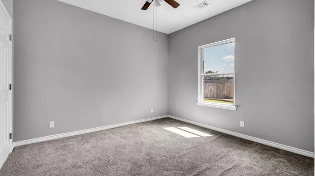 $299,000 | 702 Dixie Lane, Whitewright, TX 75491