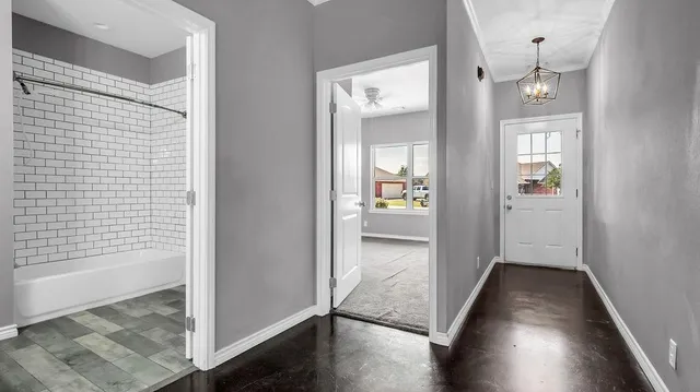 $299,000 | 702 Dixie Lane, Whitewright, TX 75491