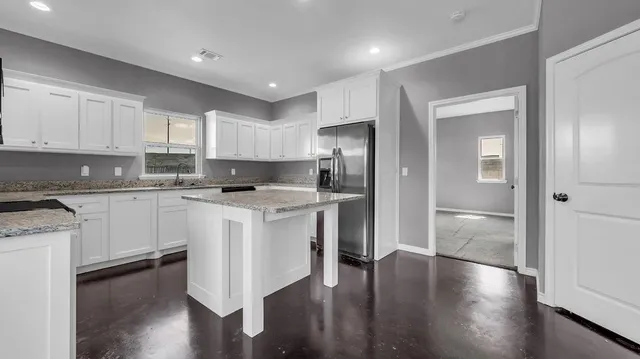 $299,000 | 702 Dixie Lane, Whitewright, TX 75491