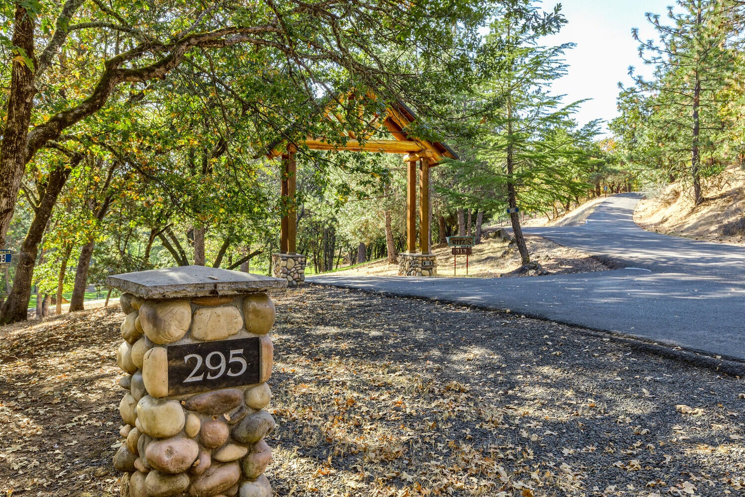 295 Rene Drive Shady Cove, OR 97539 - Photo 51 of 78 RENE (2)
