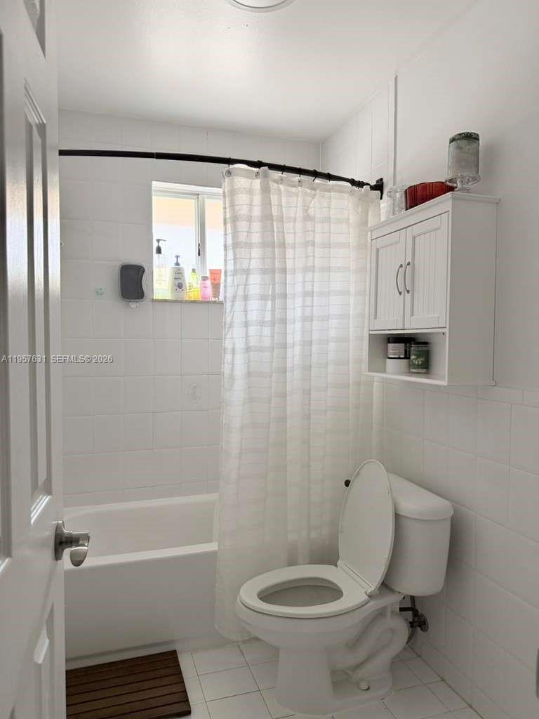 10017 West Okeechobee Road, Unit 201 Hialeah Gardens, FL 33016 - Photo 29 of 34