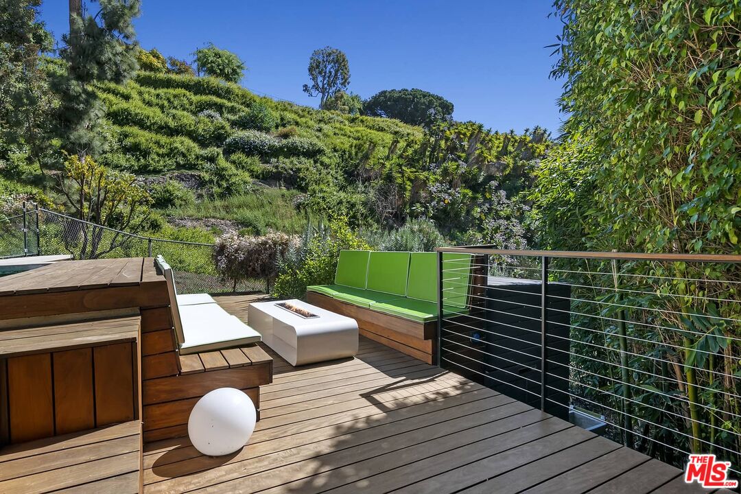 12310 Rochedale Lane Los Angeles, CA 90049 - Photo 29 of 53 a view of deck with patio
