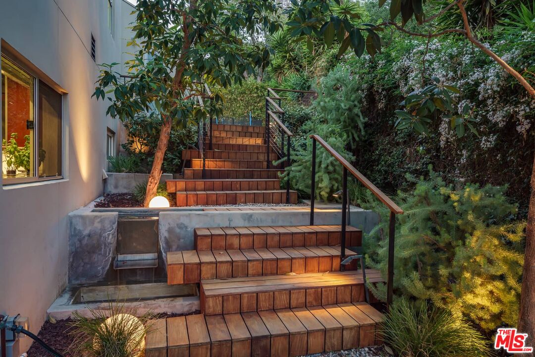 12310 Rochedale Lane Los Angeles, CA 90049 - Photo 47 of 53