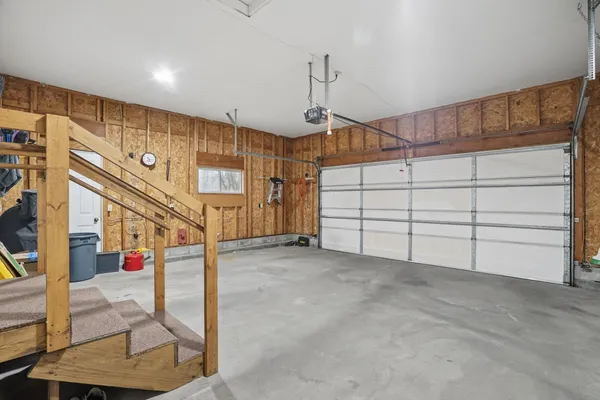 $344,900 | 714 East Crescent Lane, Litchfield, MN 55355