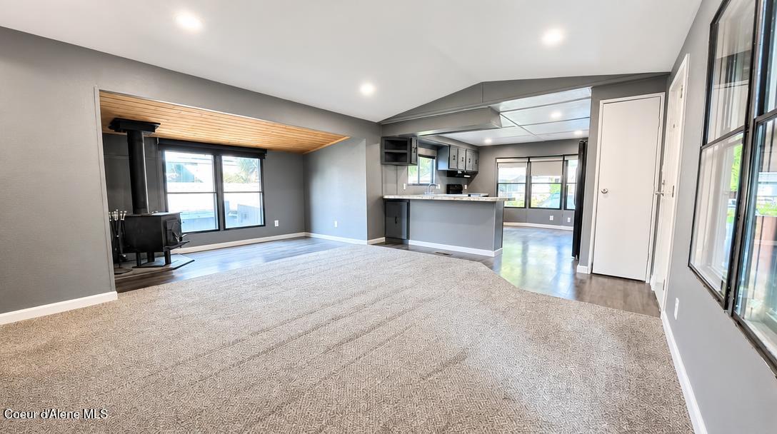 8765 West Park Loop, Unit 98 Rathdrum, ID 83858 - Photo 6 of 22 Living Room 2