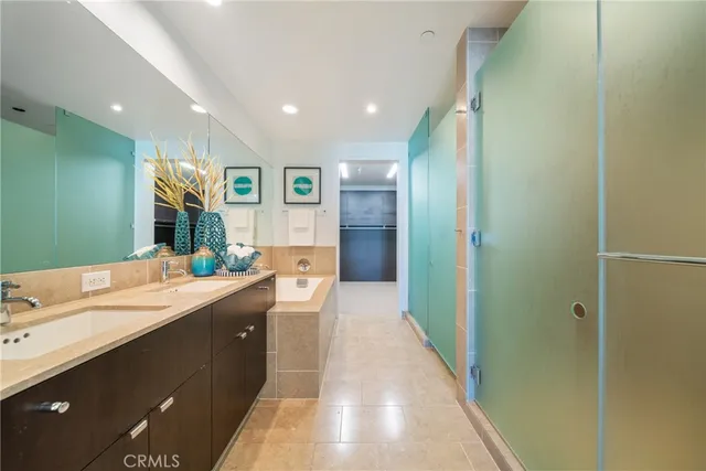 a view of a swimming pool with seating space