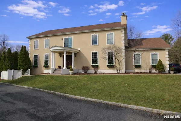 $2,250,000 | 16 Lenape Trail, Montclair, NJ 07043