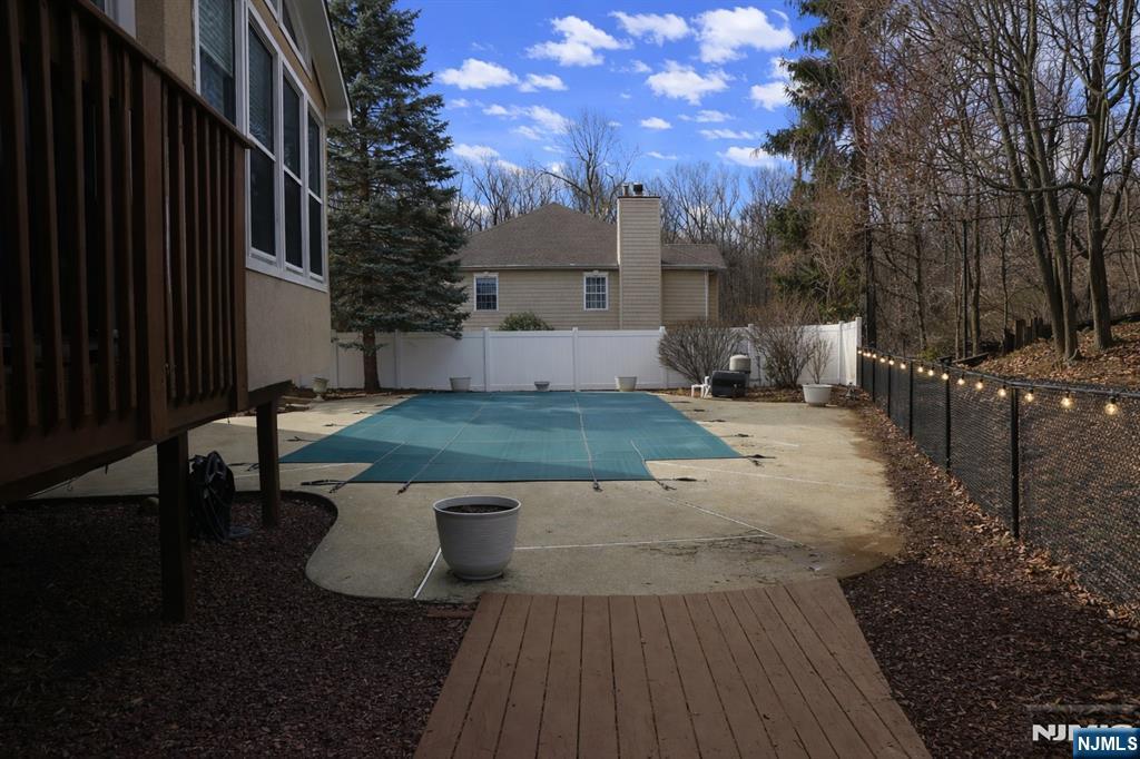 16 Lenape Trail Montclair, NJ 07043 - Photo 2 of 3