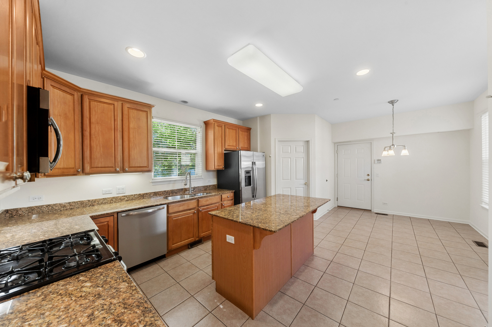 1925 Brentwood Road Northbrook, IL 60062 - Photo 10 of 31