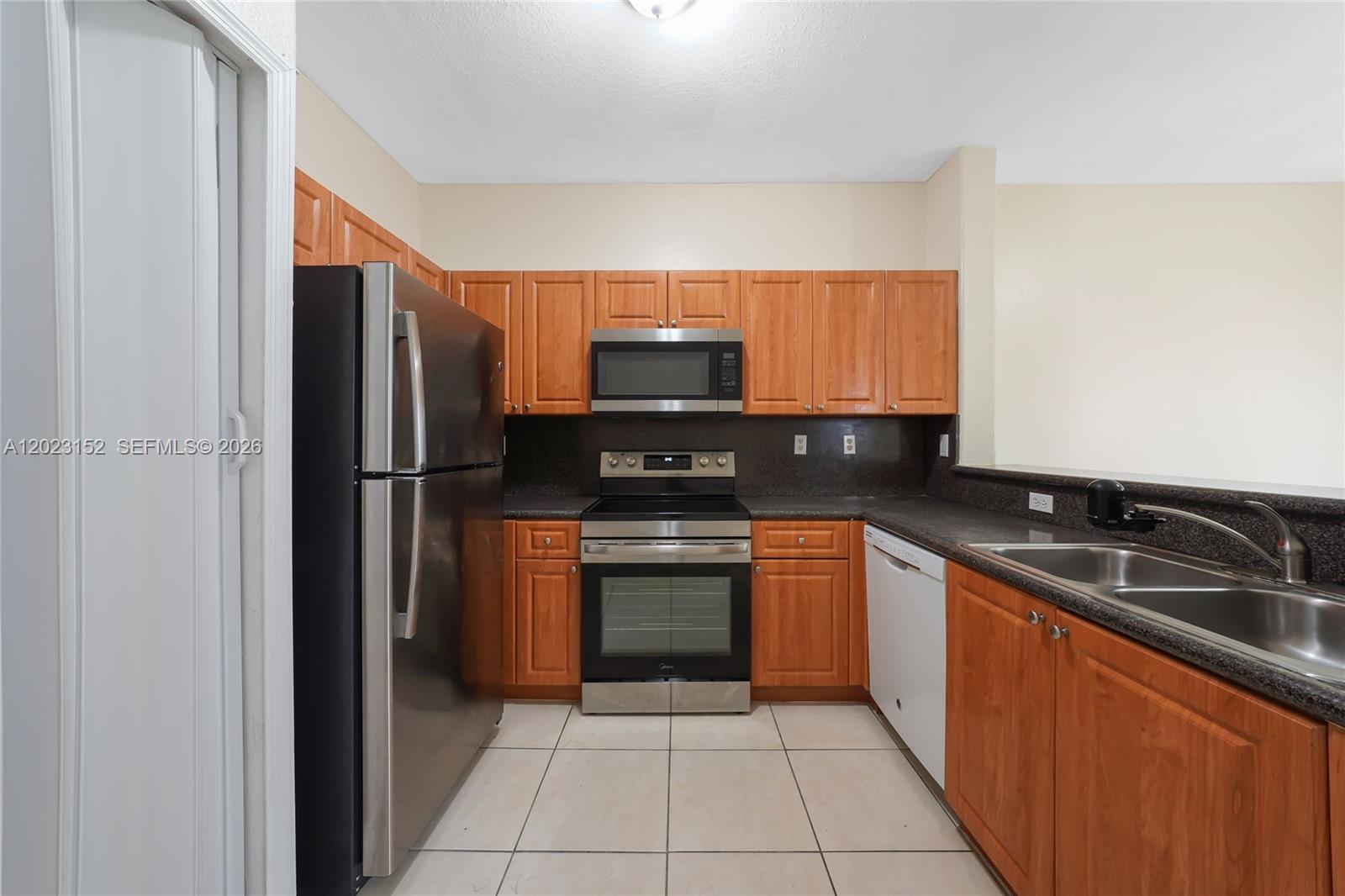 2524 Southeast 16th Road, Unit 100 Homestead, FL 33035 - Photo 11 of 31