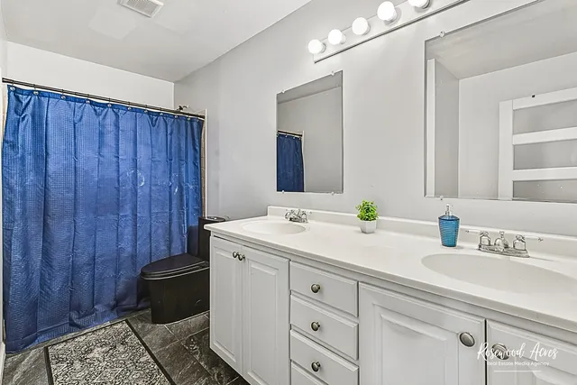 $427,900 | 328 North Brookshore Drive, Shorewood, IL 60404