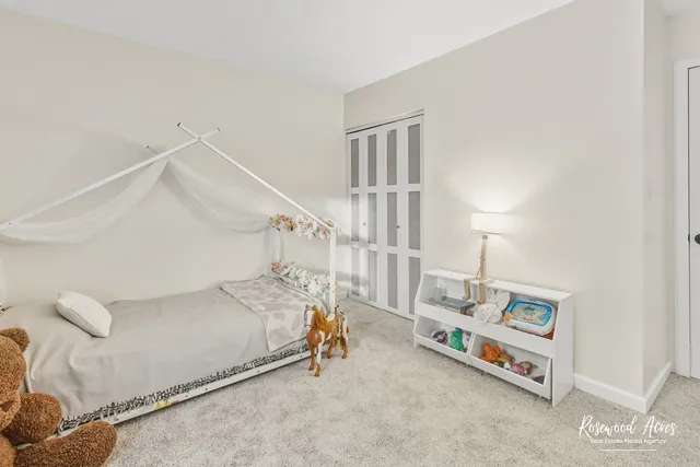 $427,900 | 328 North Brookshore Drive, Shorewood, IL 60404