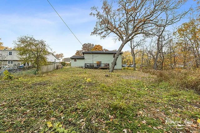 $427,900 | 328 North Brookshore Drive, Shorewood, IL 60404