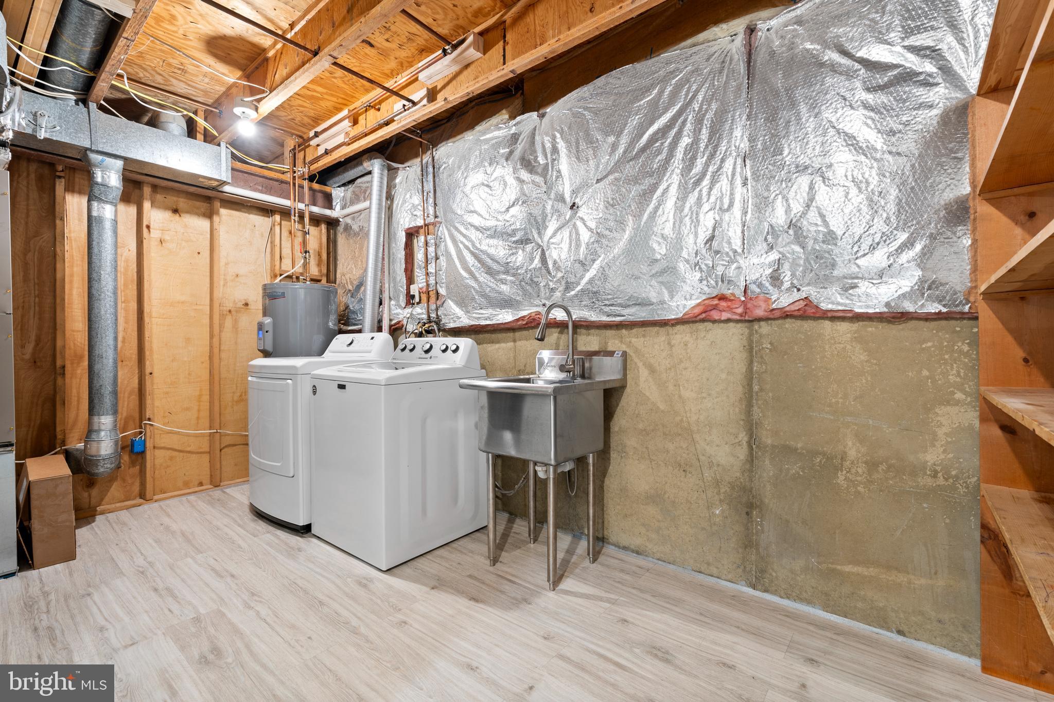 14801 Hammersmith Circle Silver Spring, MD 20906 - Photo 27 of 29 a utility room with a washer and dryer