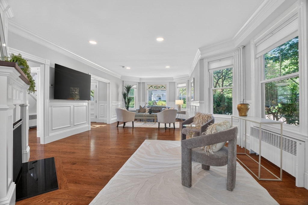 33 Linden Street Wellesley, MA 02482 - Photo 5 of 32