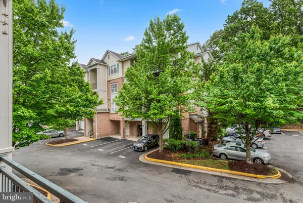 $2,450 | 12120 Garden Ridge Lane, Unit 204, Fairfax, VA 22030