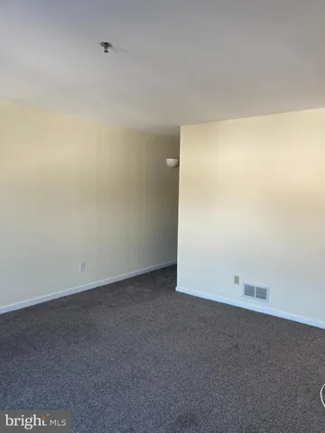 $1,700 | 5215 Le Parc Drive, Unit 8, Wilmington, DE 19809