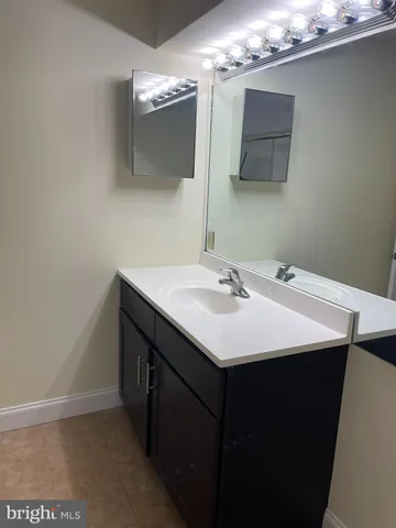 $1,700 | 5215 Le Parc Drive, Unit 8, Wilmington, DE 19809