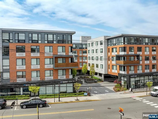 $3,095 | 470 Main Street, Unit 610, Fort Lee, NJ 07024