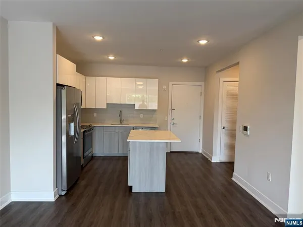 $3,095 | 470 Main Street, Unit 610, Fort Lee, NJ 07024
