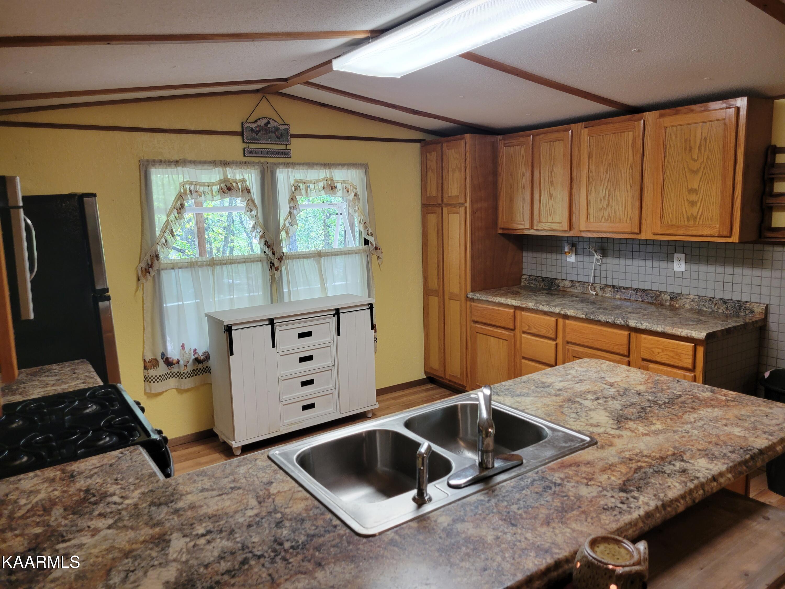 2226 Litton Road Oneida, TN 37841 - Photo 11 of 20 20220430_170241