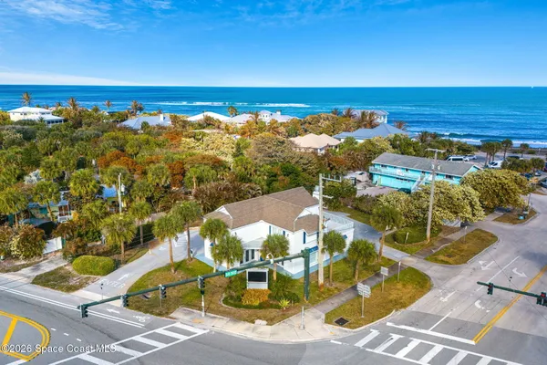 a front view of house with yard